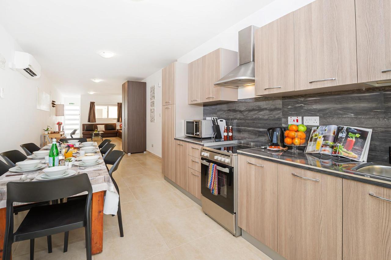 Summer Breeze 3 Bedroom Family Maisonette With Sunny Terrace In Mellieha - By Getawaysmalta Exterior foto