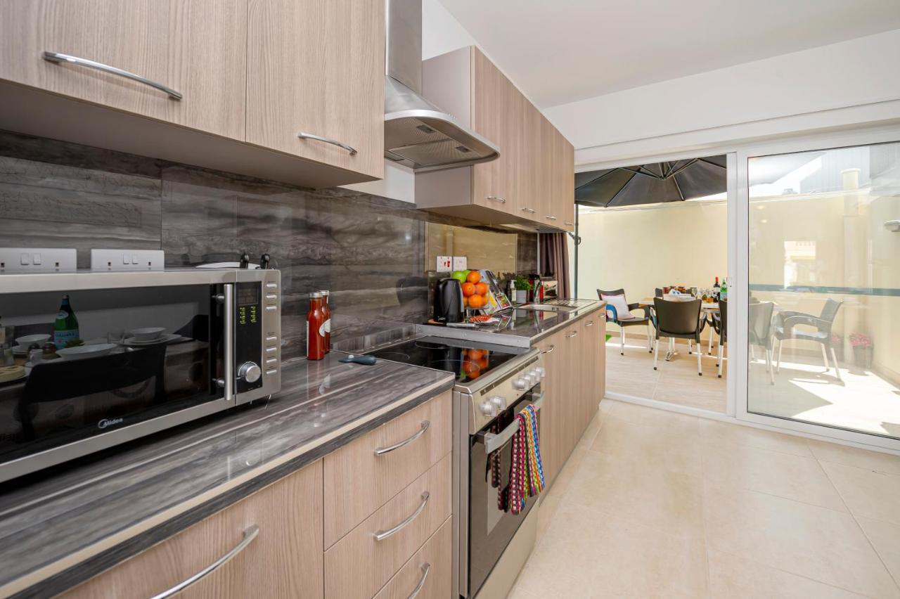 Summer Breeze 3 Bedroom Family Maisonette With Sunny Terrace In Mellieha - By Getawaysmalta Exterior foto